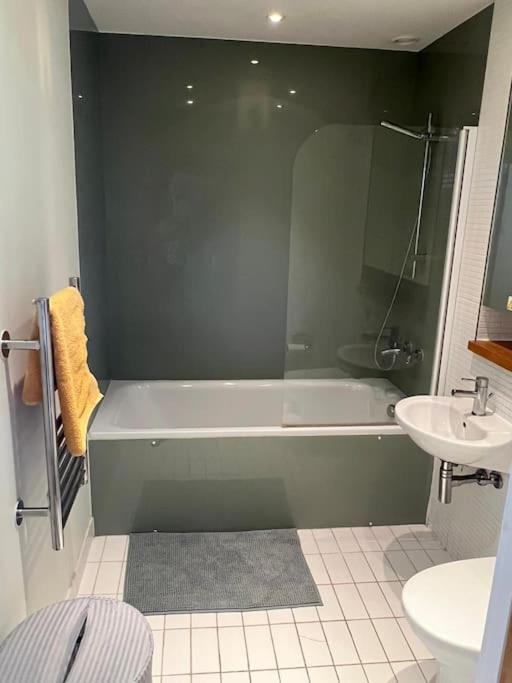 Stunning 2 Bed Flat! Centrally Located In London, Uk! Eksteriør billede