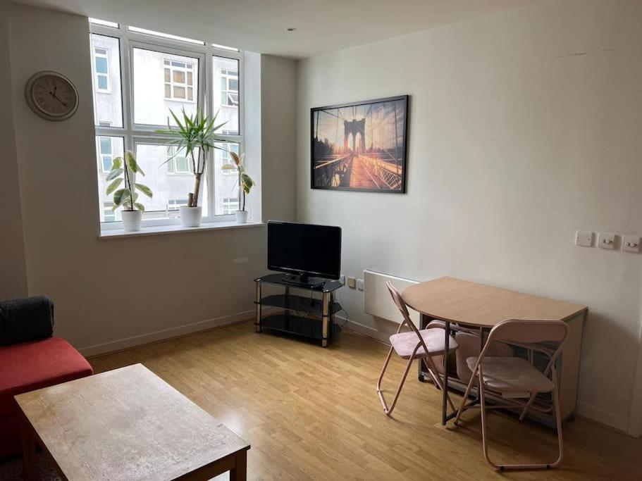 Stunning 2 Bed Flat! Centrally Located In London, Uk! Eksteriør billede