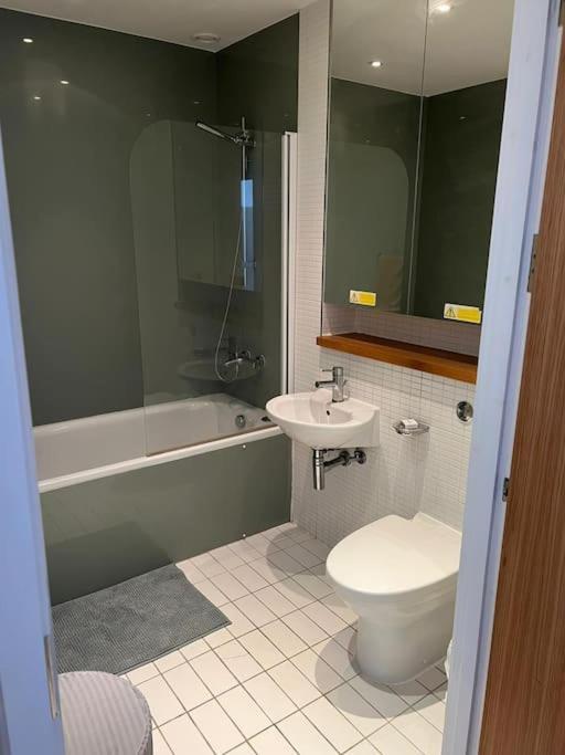 Stunning 2 Bed Flat! Centrally Located In London, Uk! Eksteriør billede