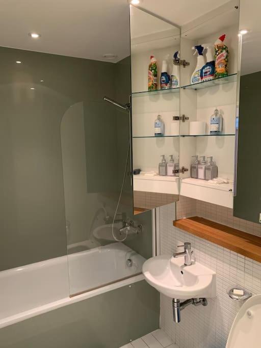 Stunning 2 Bed Flat! Centrally Located In London, Uk! Eksteriør billede